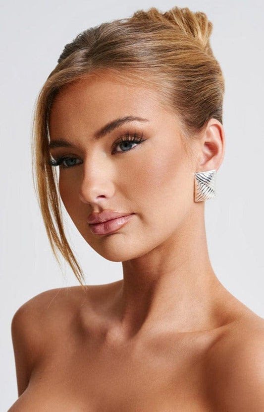 VRONTE EARRING